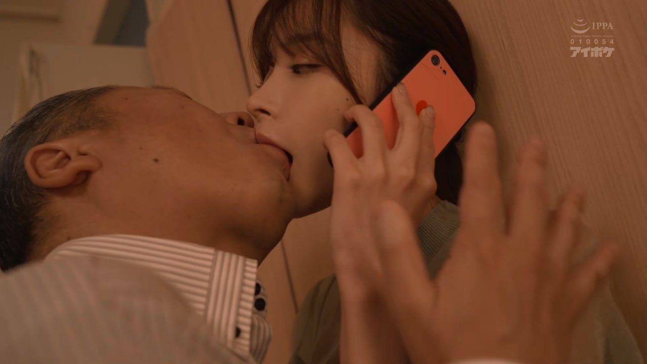#欧美 #精选 #福利 #无套 #大鸡巴 大鸡巴无套内射蜜桃臀妹子，极品必看系列。??